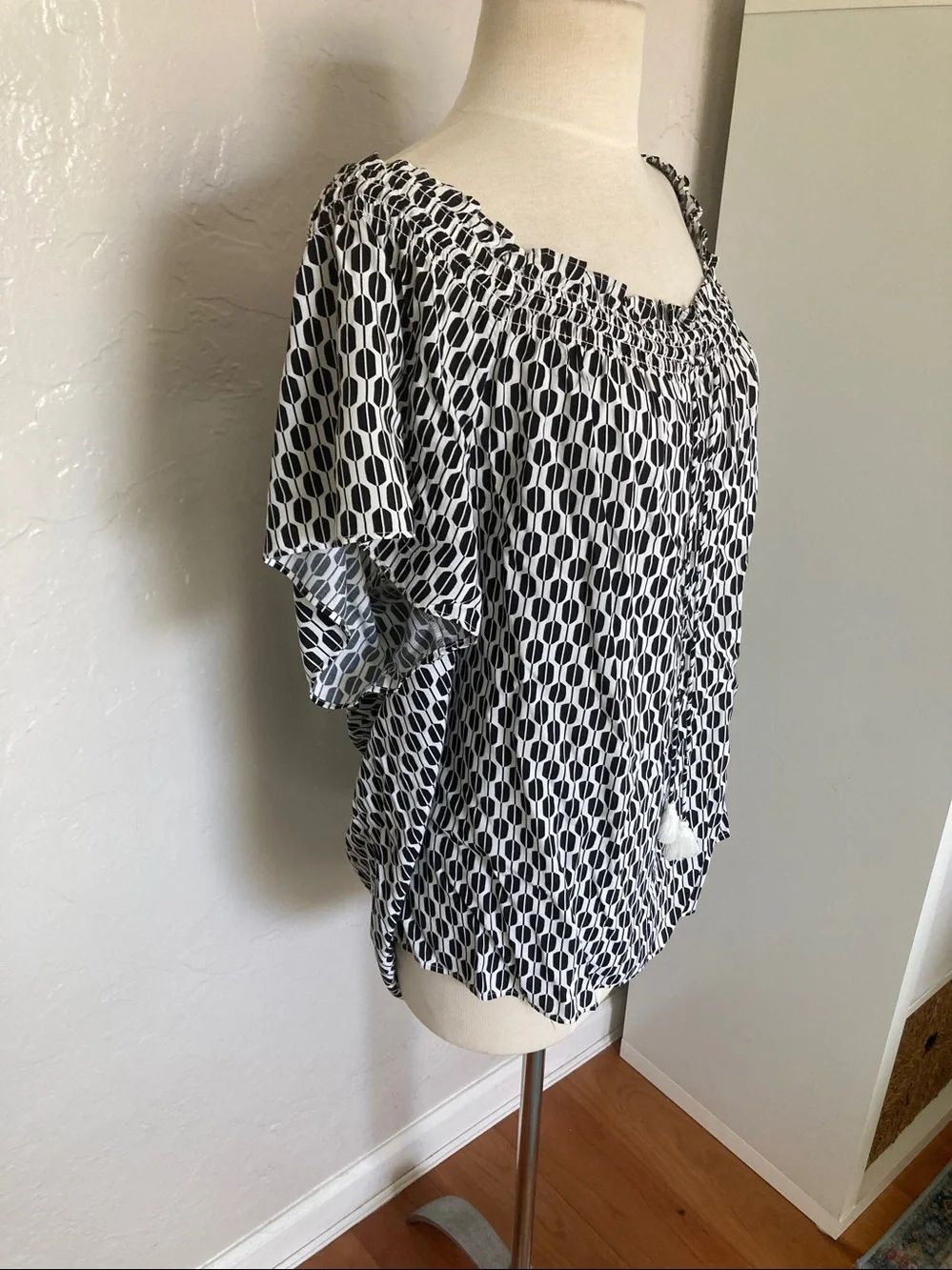 Kate Spade ♠️ Arrow Stripe Off The Shoulder Top In Fresh White/black (L)